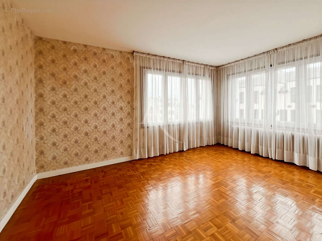 Maison à LE MESNIL-ESNARD