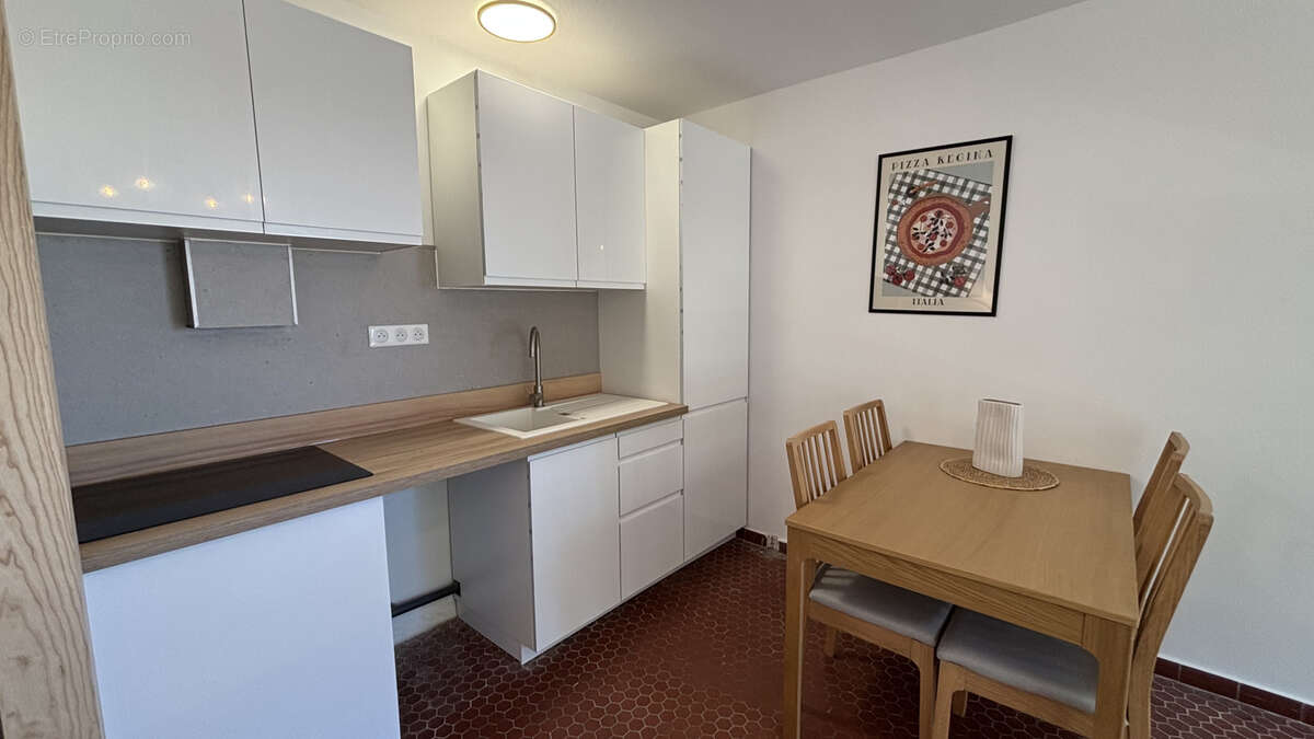 Achat saint cyprien plage/ port - appartement t2 renove de 47m2 avec place de parking - photo 2