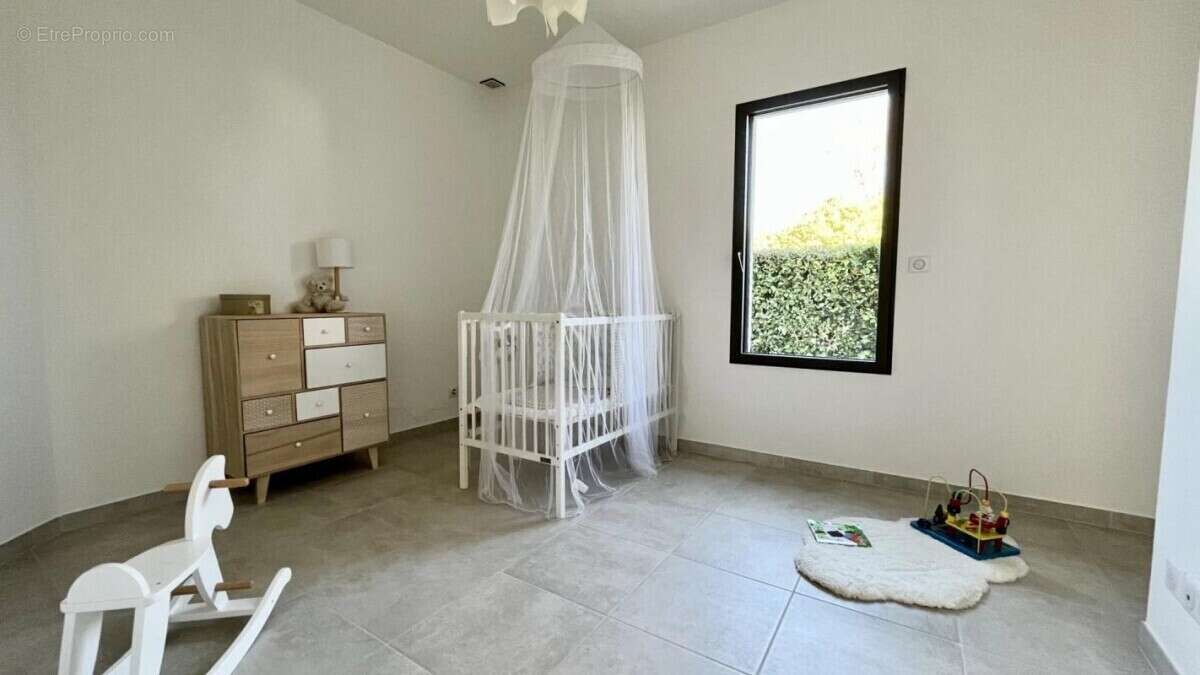 Maison à MORIERES-LES-AVIGNON