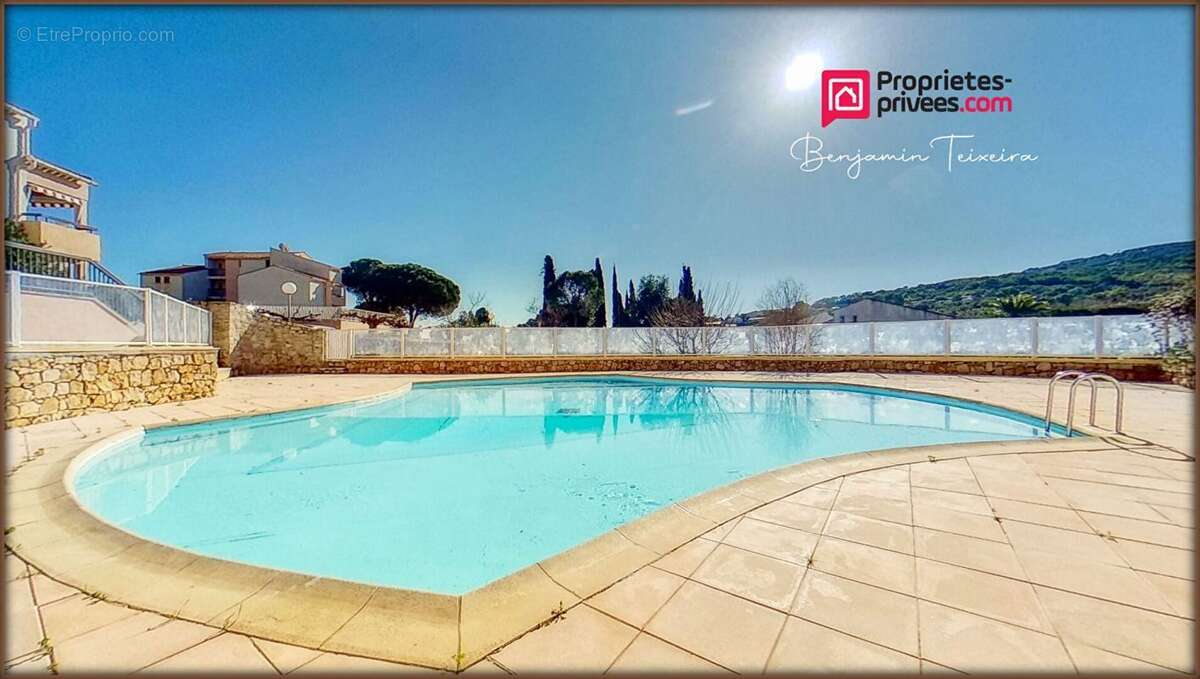 Appartement à ROQUEBRUNE-SUR-ARGENS