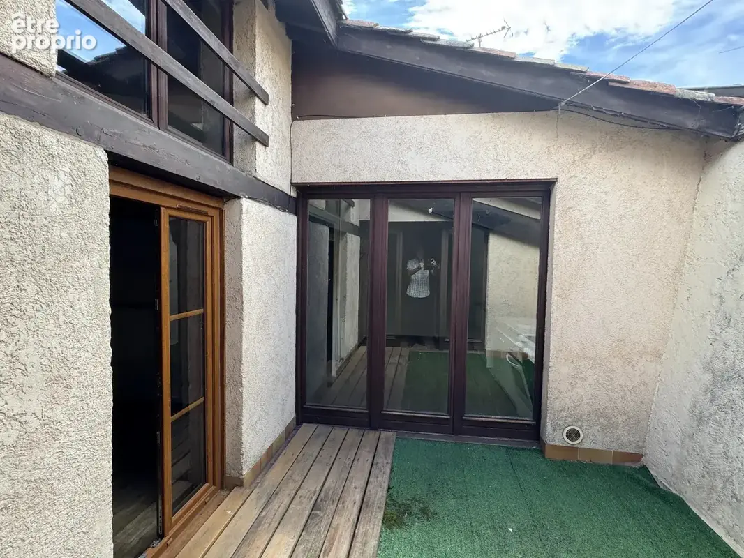 Centre de ANSE - Au calme - T3 de 70 m² avec grand garage - photo 1