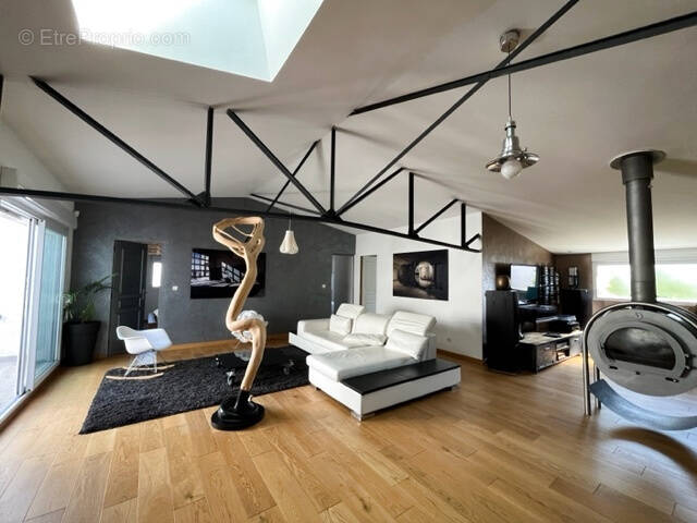 Autre à FLEURY-LES-AUBRAIS