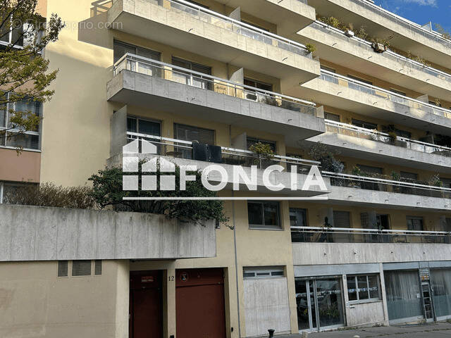 Parking à PARIS-19E