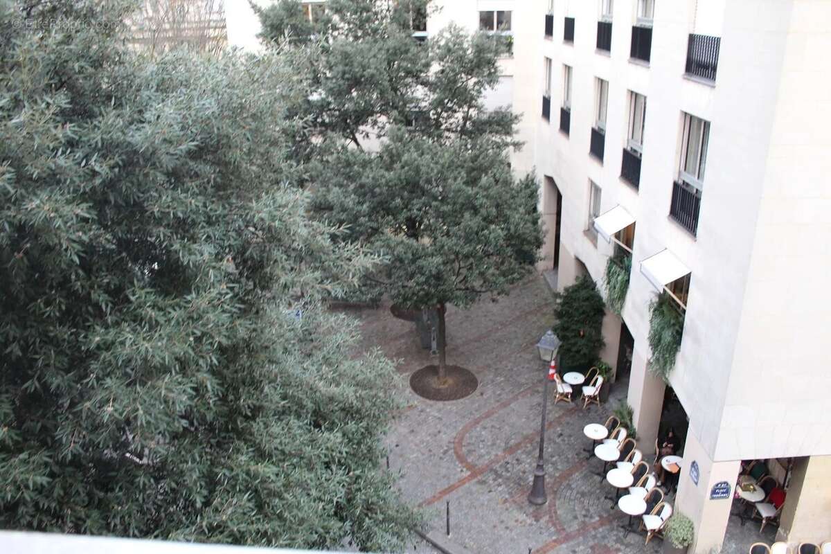 Appartement à PARIS-3E