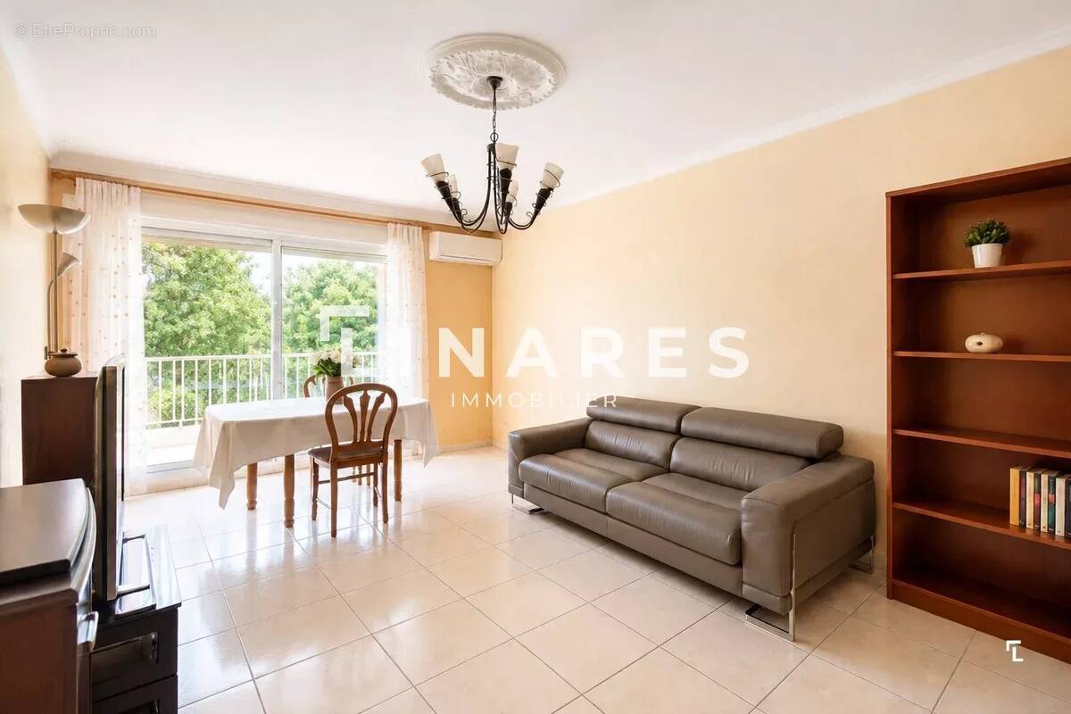 Appartement à MARSEILLE-4E