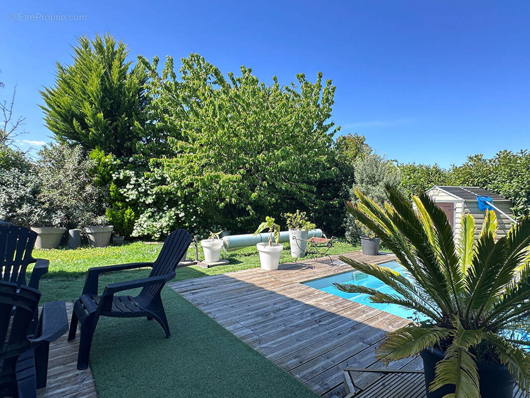 Maison à SAINT-BONNET-SUR-GIRONDE