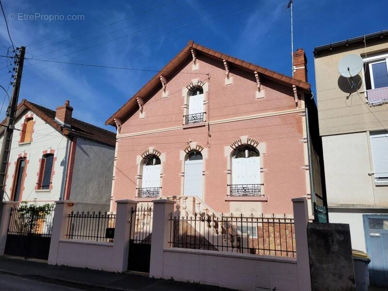 Maison à MONTLUCON