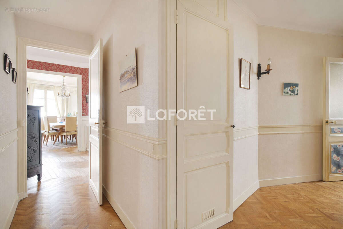 Appartement à PARIS-15E