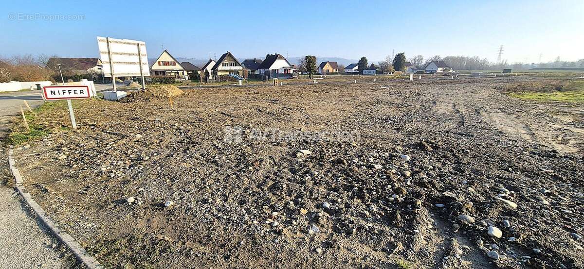 Terrain à NIFFER