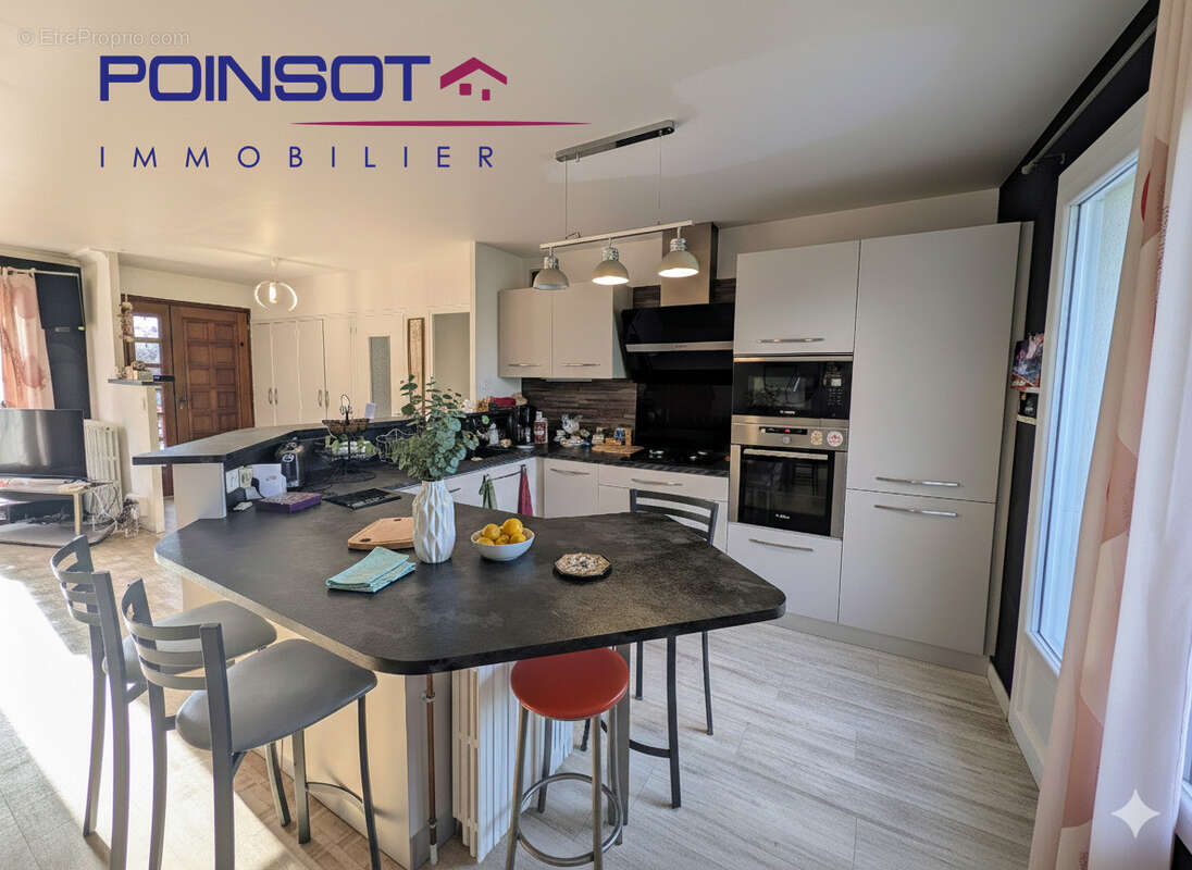 Maison à LES PONTS-DE-CE