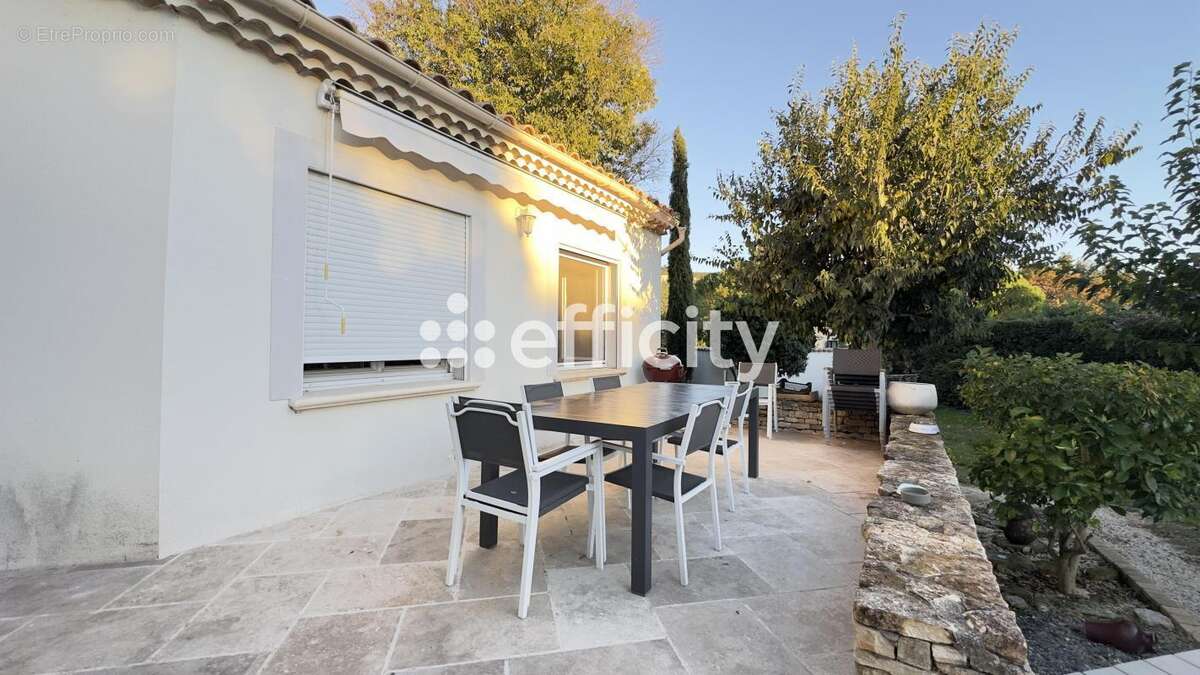 Maison à SAINT-PAUL-TROIS-CHATEAUX