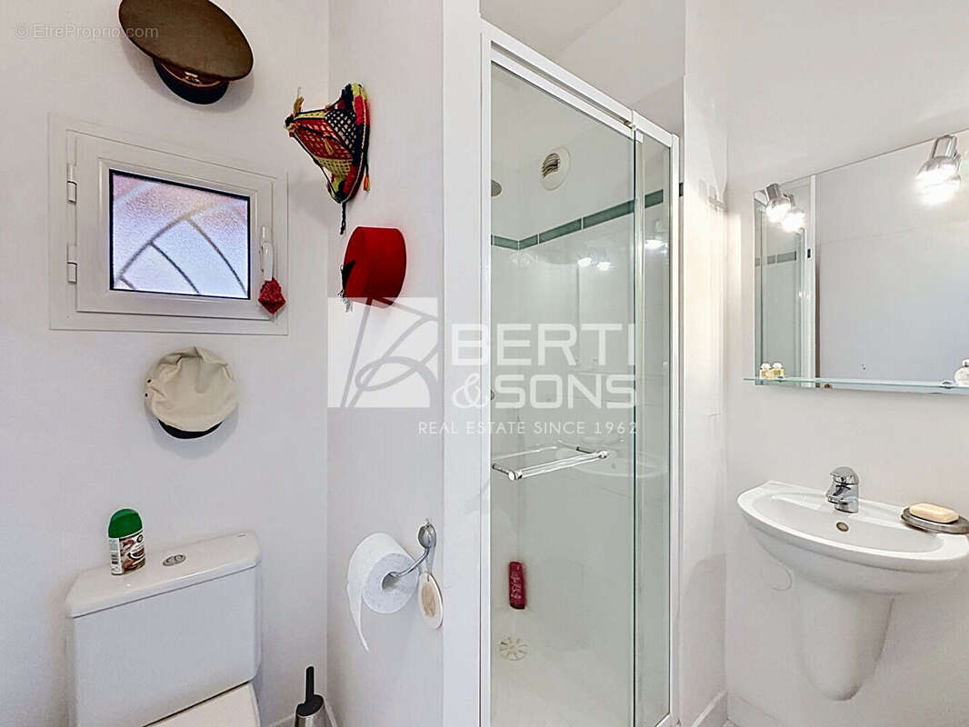 Appartement à MANDELIEU-LA-NAPOULE