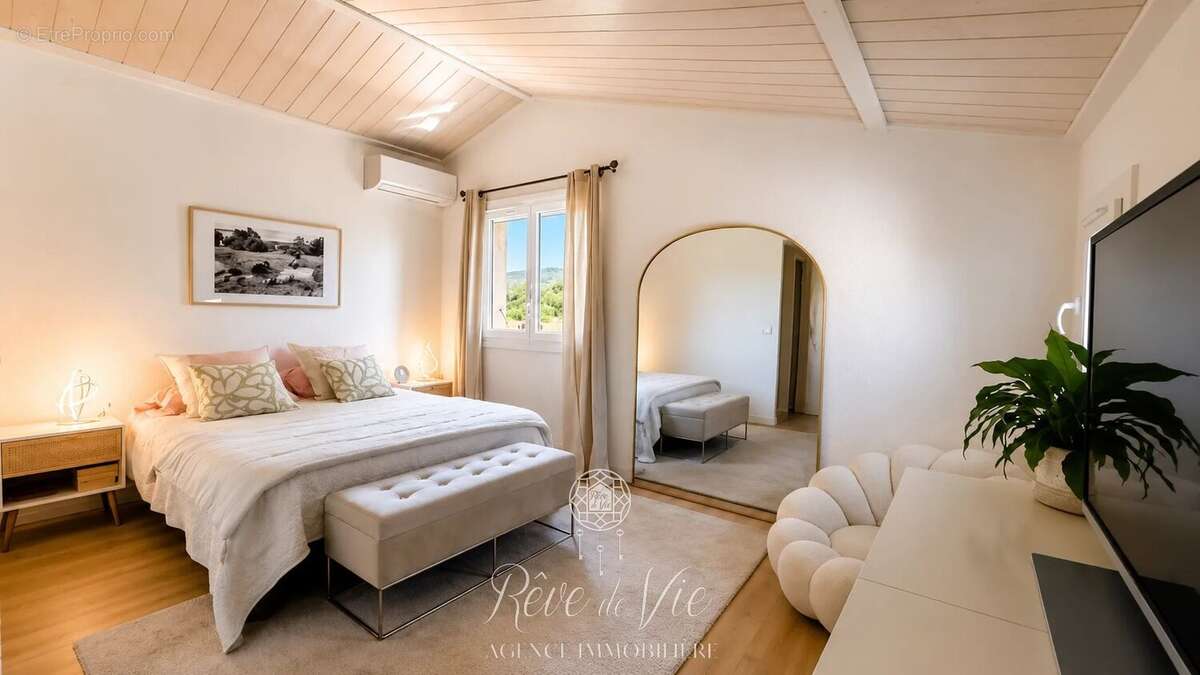Maison à BORMES-LES-MIMOSAS