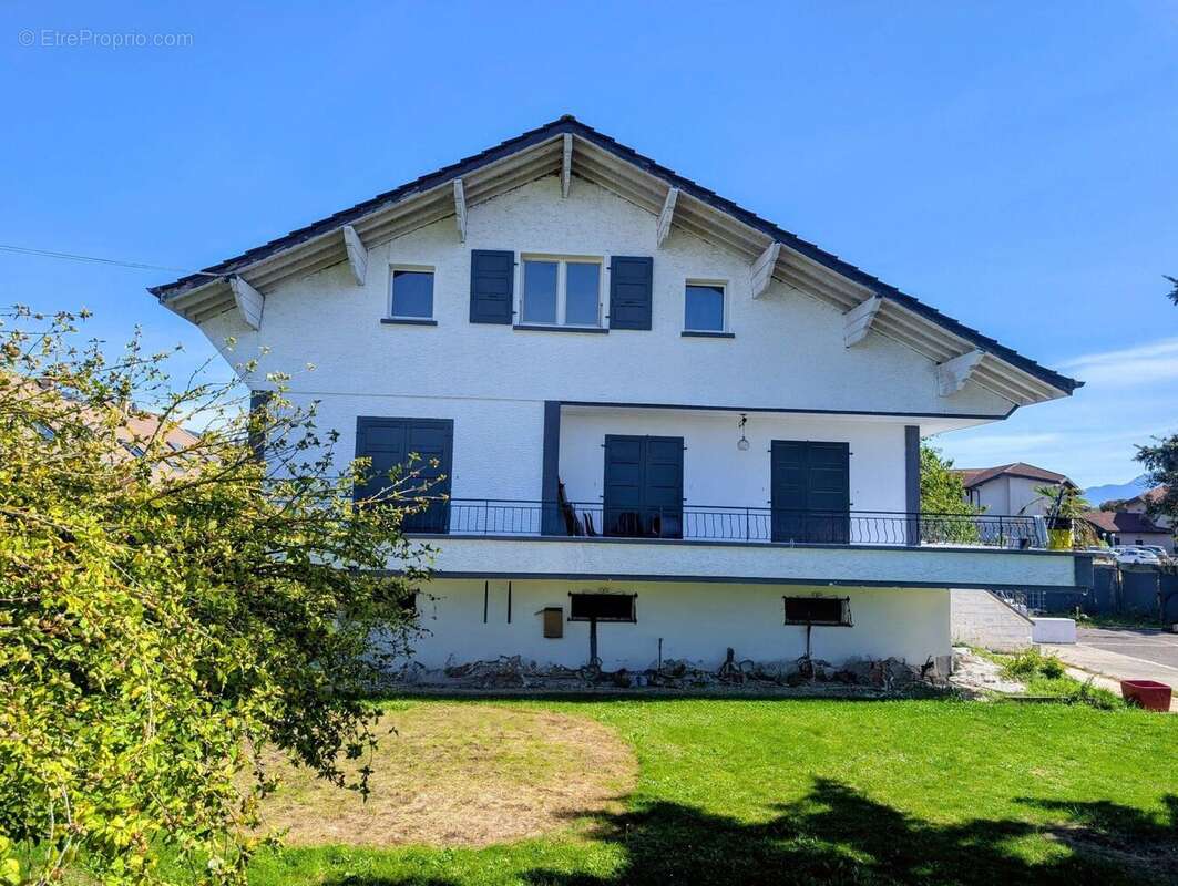 Maison à VETRAZ-MONTHOUX