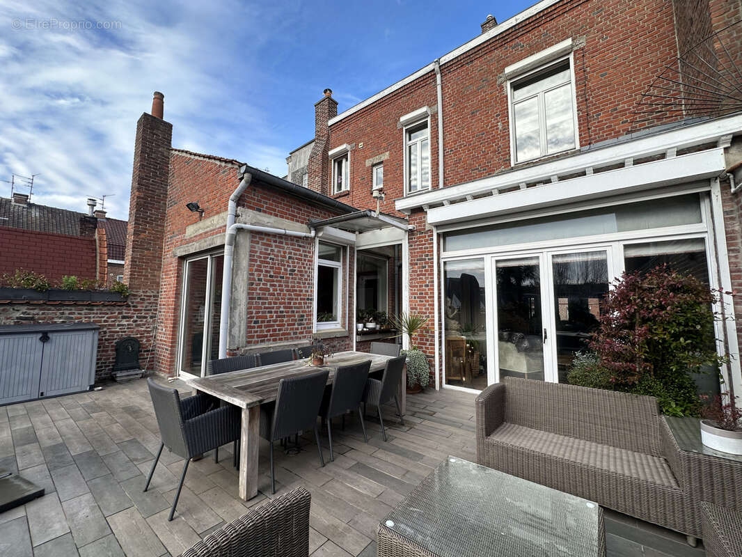 Maison à LA CHAPELLE-D&#039;ARMENTIERES