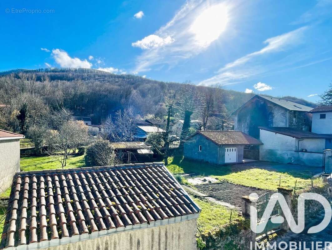 Maison 101 m² à Siradan  - photo 2