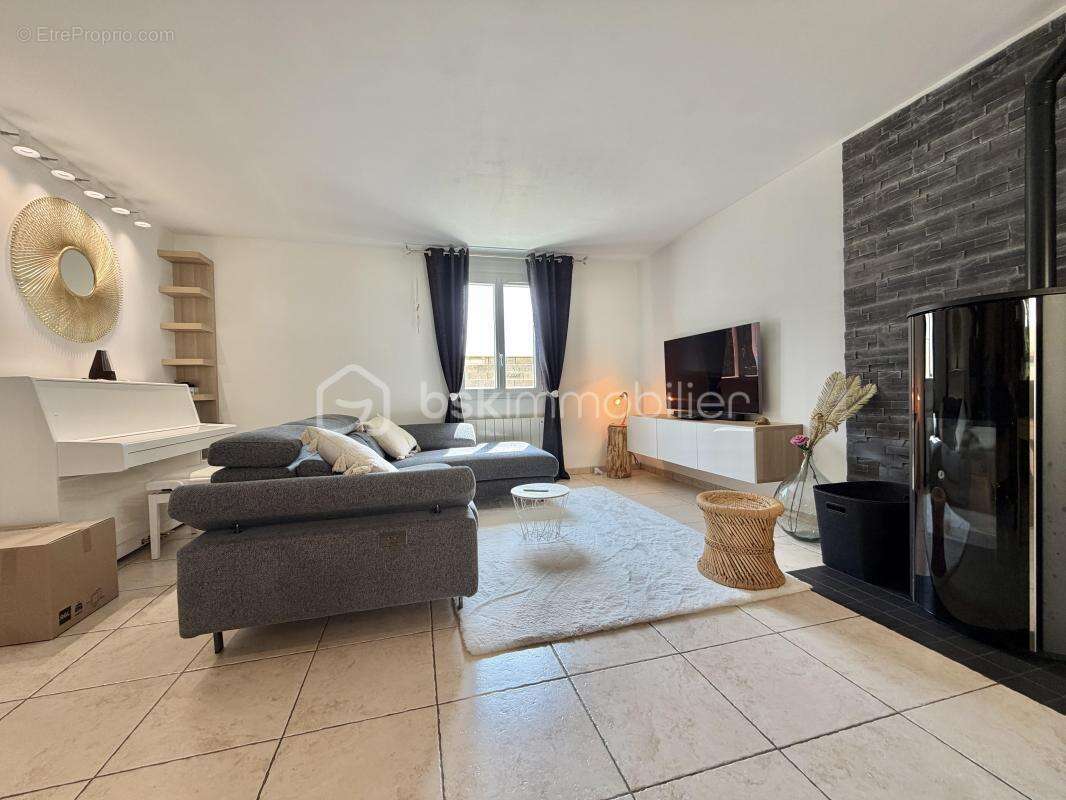 CHARNY – Maison familiale 5 pièces de 103 m²  Suite parentale  Jardin 567 m²  Garage  DPE performant - photo 9