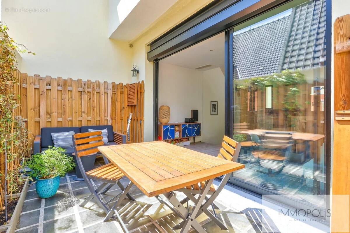 Appartement à PARIS-20E