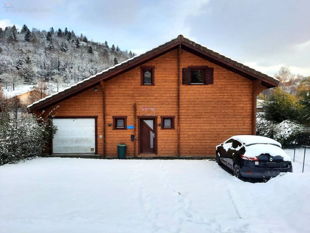 Maison à LE MENIL
