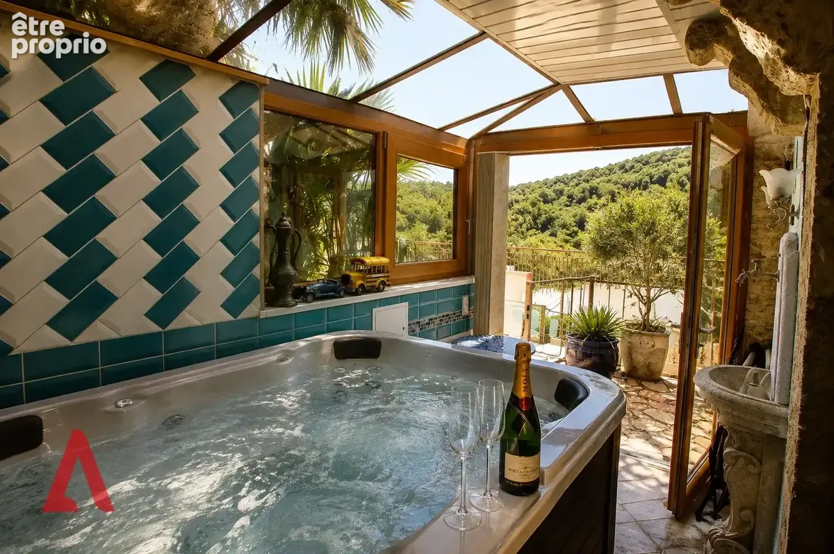 Avène  le coural  complexe touristique de caractère avec 6 logements, piscine & garage  650 000  - photo 5