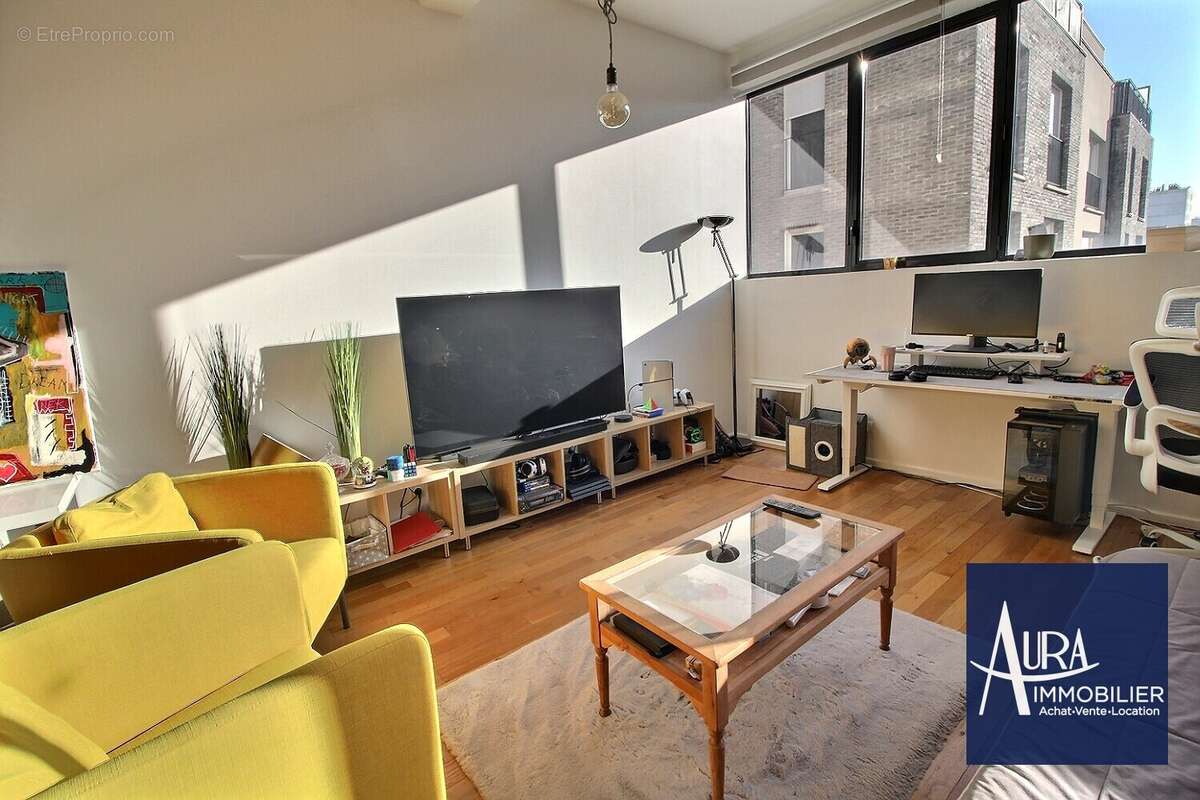 0_0012 - Commerce à LES LILAS