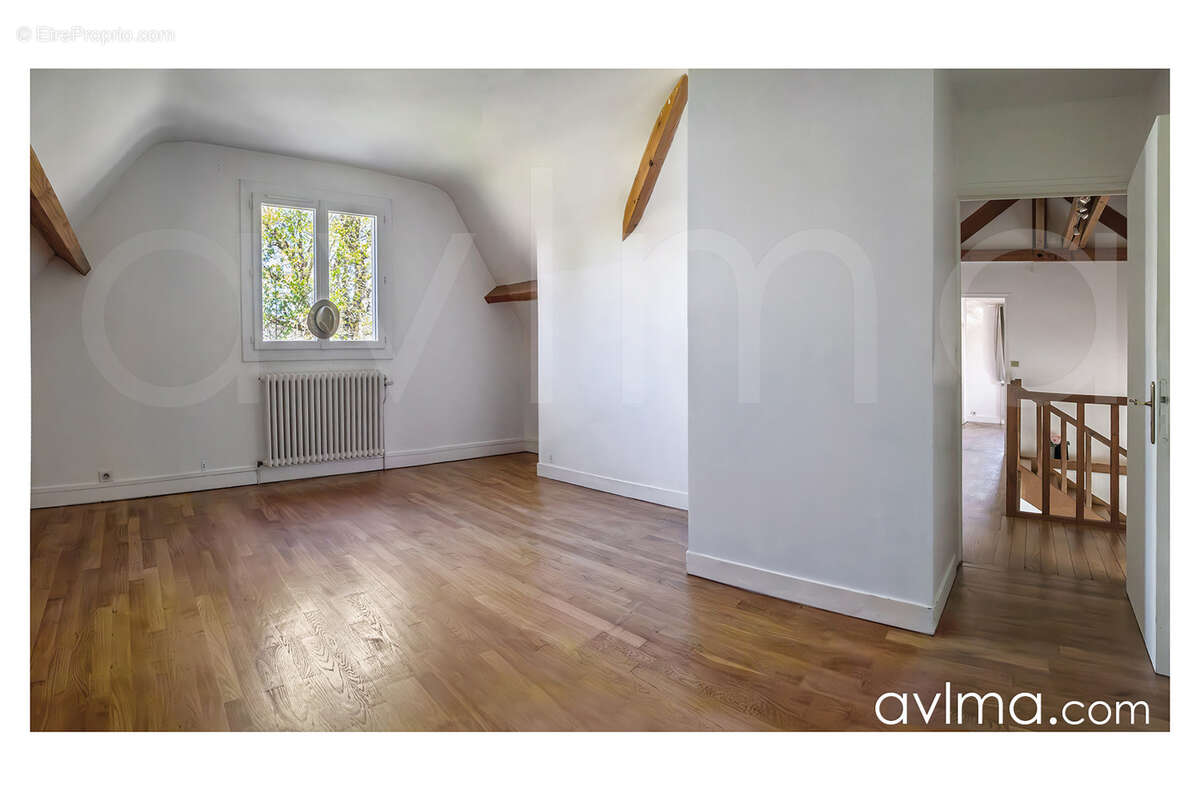 Maison à SAINT-NOM-LA-BRETECHE