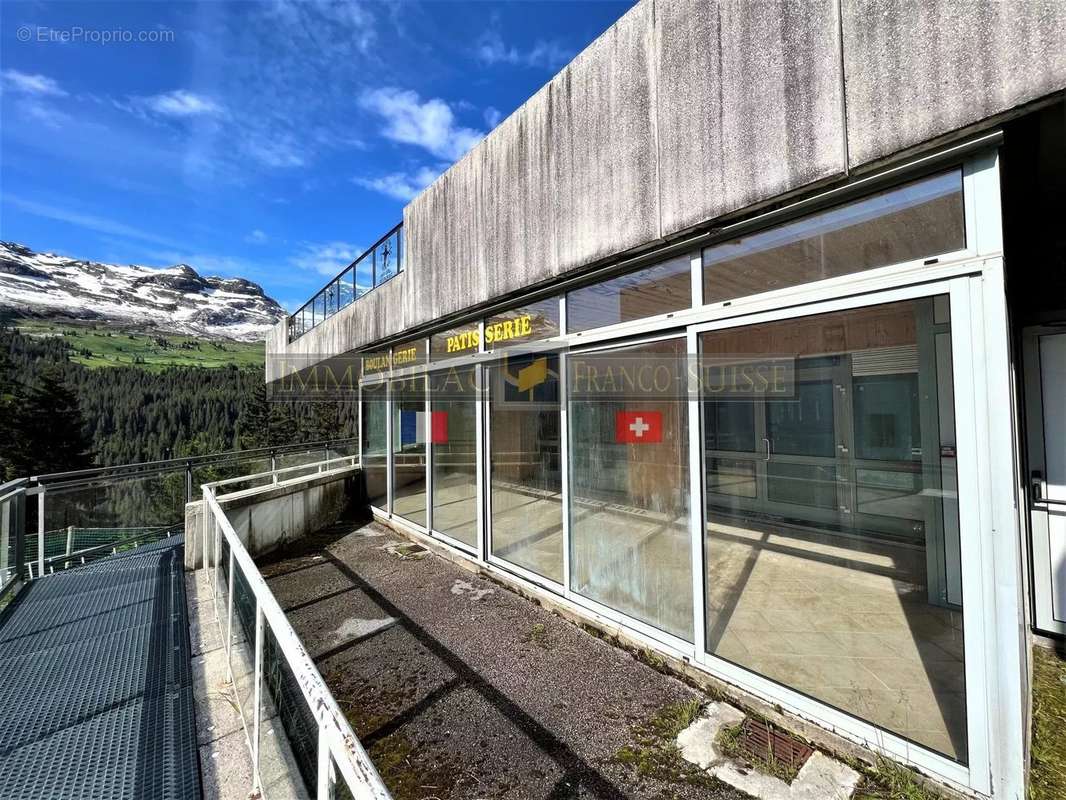 Commerce à ARACHES-LA-FRASSE