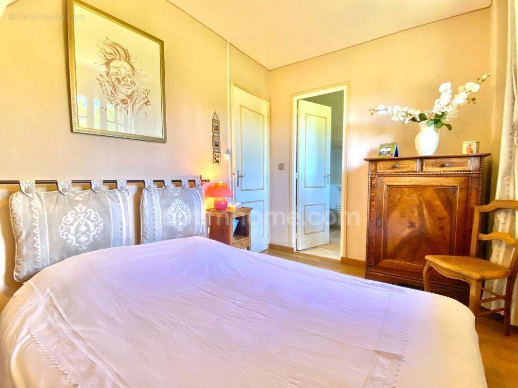 Maison à vendre, 4 chambres, Véranda, grand séjour, double garage, jardin arboré, vue dégagée - Proche ORBEC (14290) - photo 9