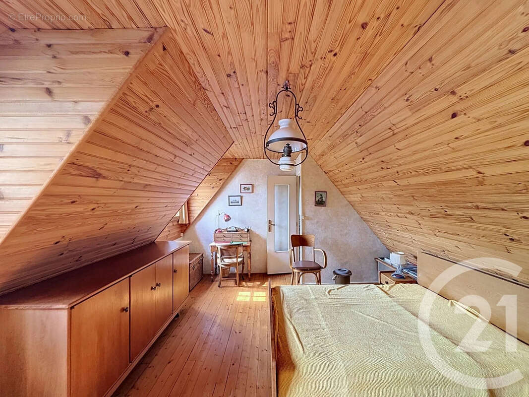 Maison 134 m² à Le Vieux-Marche  - photo 12
