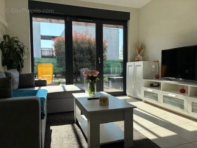 Appartement à LESPINASSE