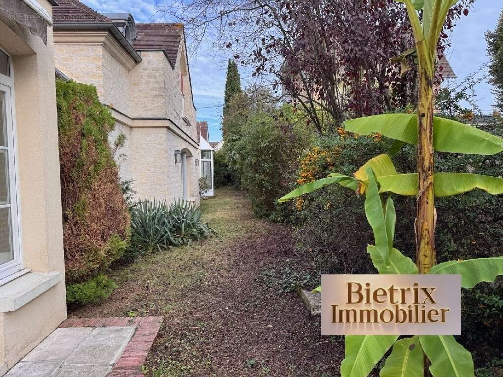 Maison à L&#039;ISLE-ADAM