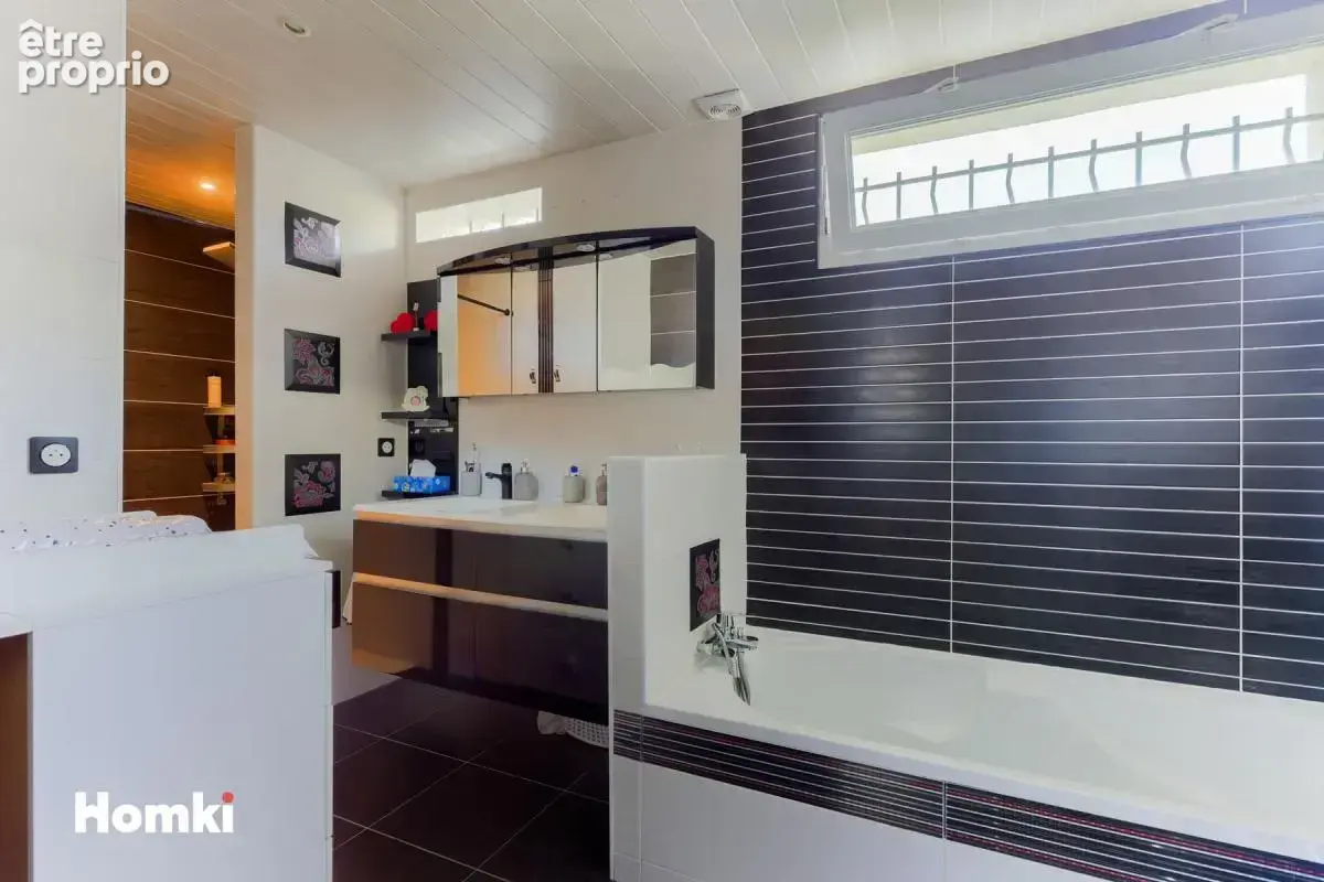 Maison/Villa T5 de 144 m² à Ozoir-la-Ferrière 77330 - photo 15