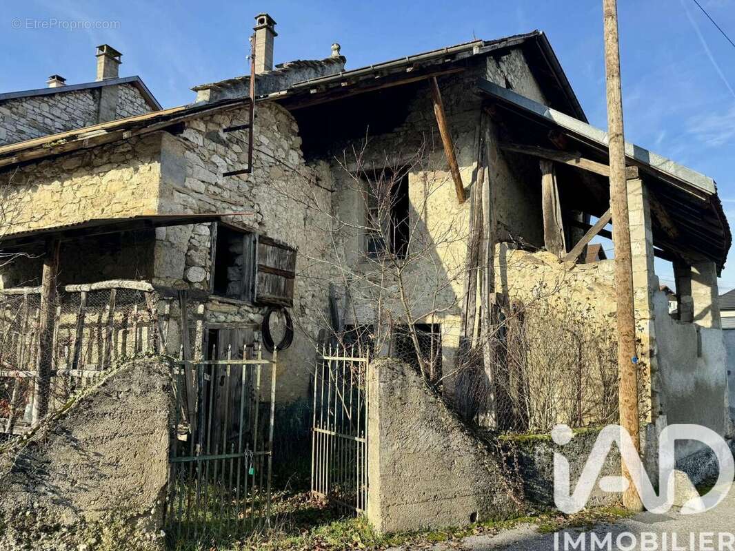 Photo 2 - Maison à CHAZEY-BONS