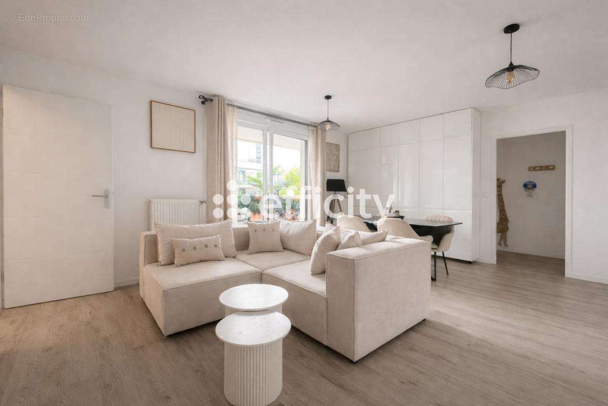Appartement à COLOMBES