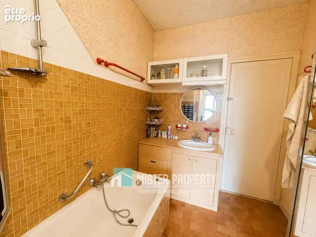 Rare à Bois-Colombes - Maison individuelle 7 pièces avec jardin et nombreuses possibilités - photo 14