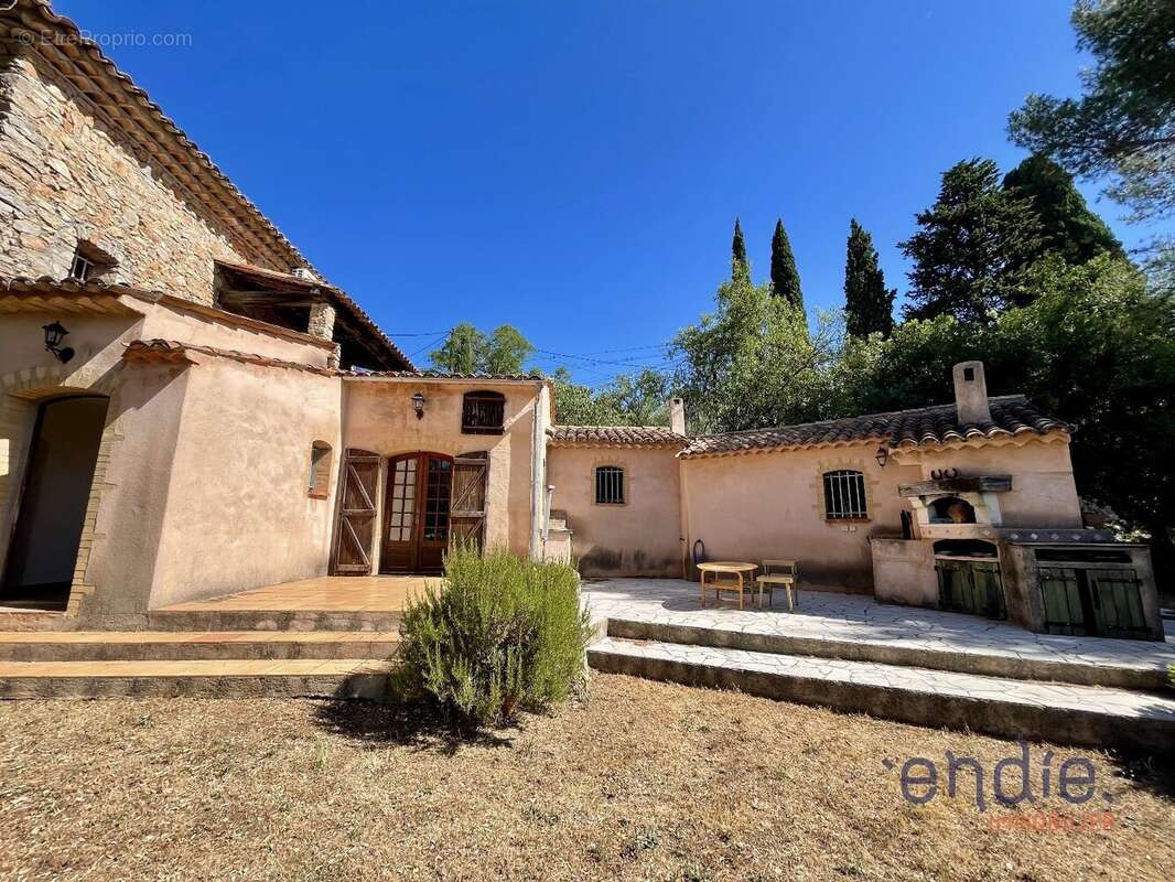 LE THORONET Maison en pierres 180 m² dans hameau paisible - photo 15