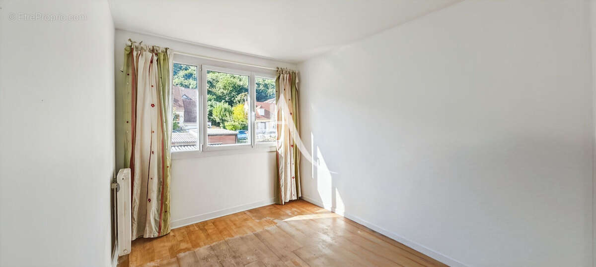 Appartement à SAINT-CYR-L'ECOLE