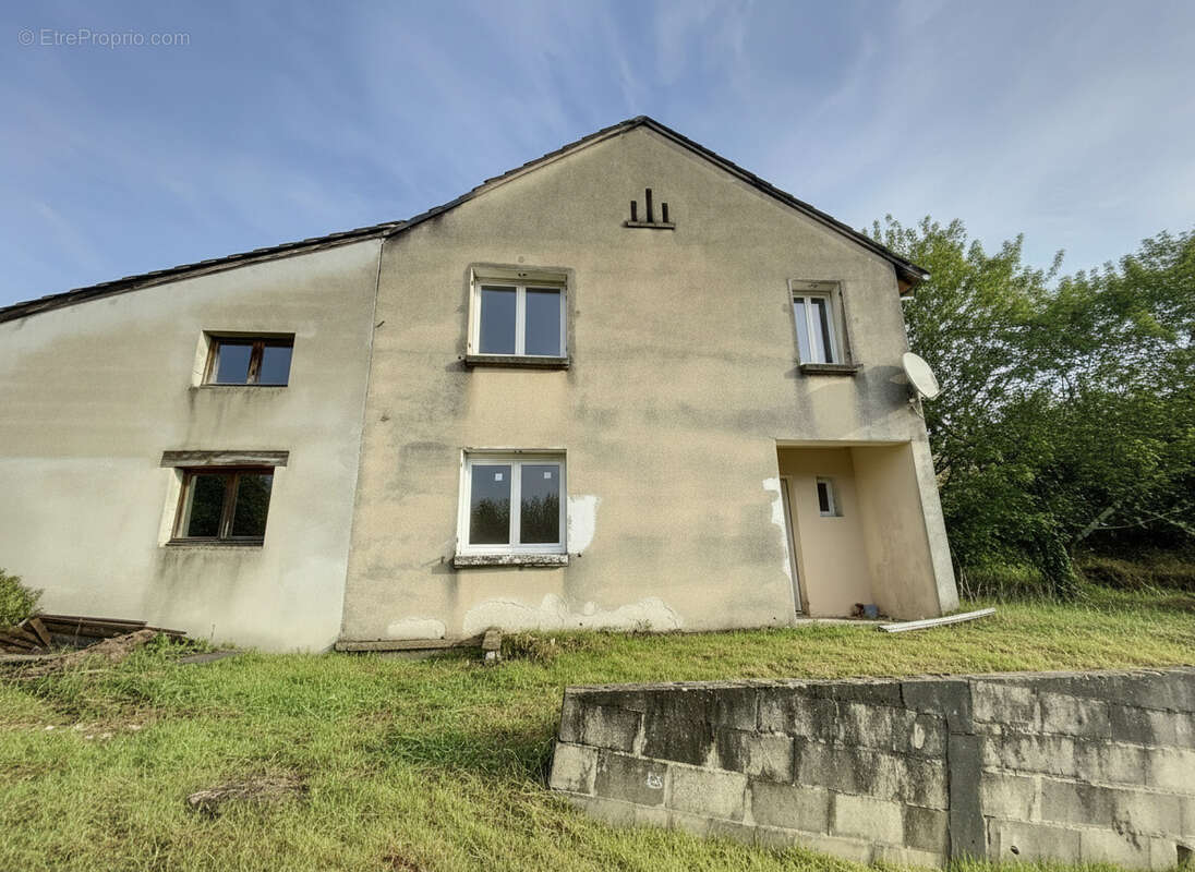 Maison à SAINT-GERMAIN-DU-SALEMBRE