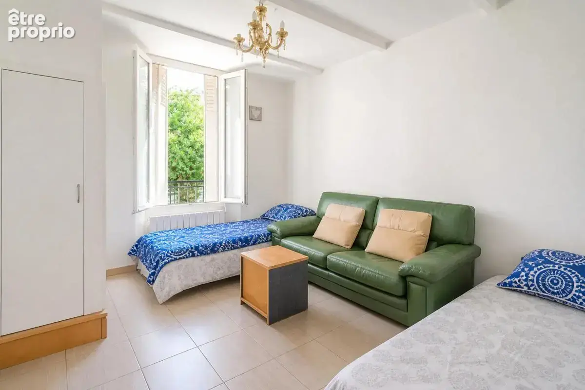Maison de 6 pièces de 165 m² à Saint-Denis - photo 3