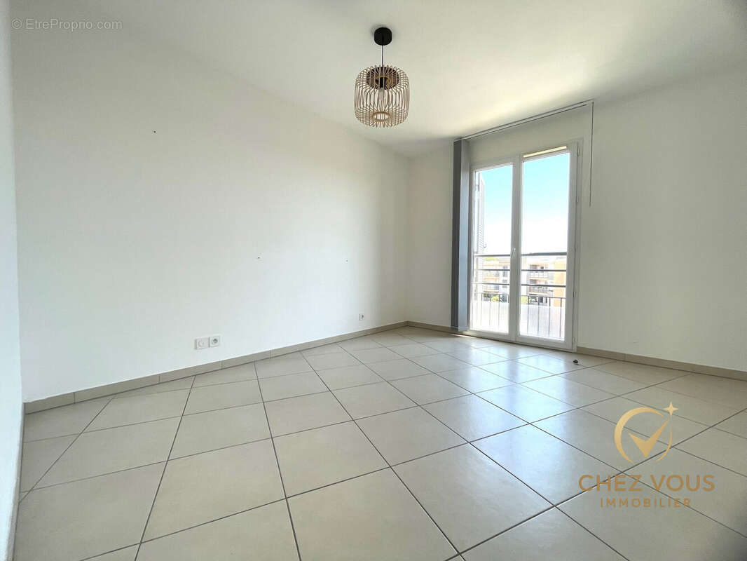 CHAMBRE 2 - Appartement à FREJUS