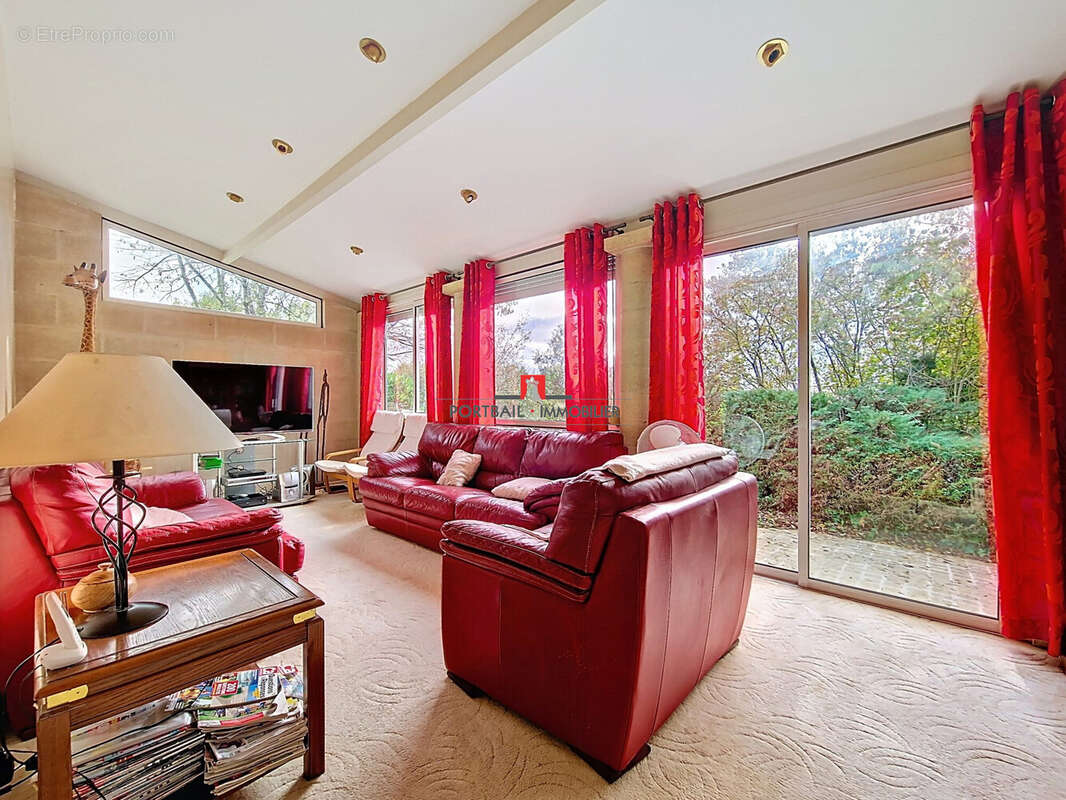 Maison à SAINT-ROMAIN-LA-VIRVEE