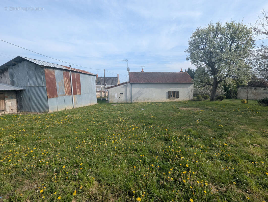 Maison à THEVET-SAINT-JULIEN