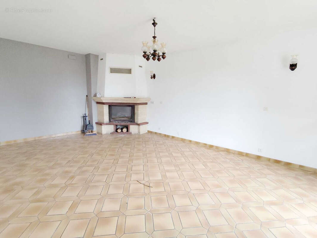 Maison à SAINT-VICTEUR