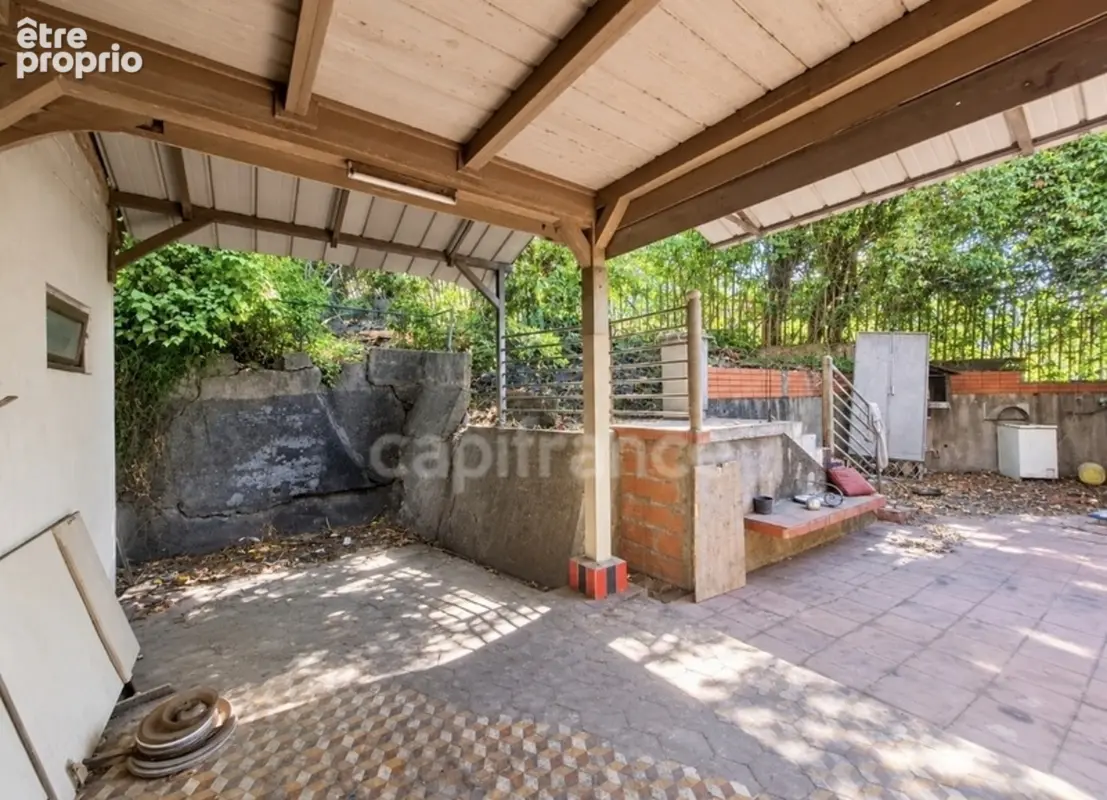 A vendre - Fort de France Clairière - Terrain avec bâti à réhabiliter ou à démolir - photo 8