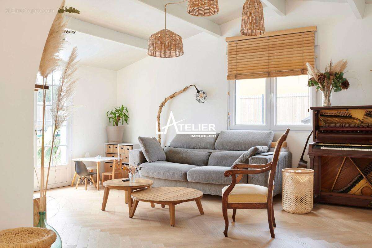 Maison rénovée - 5 chambres - Vie de plain-pied au calme - photo 6