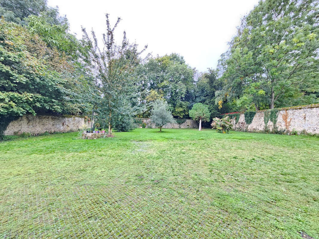 Appartement à BOISSY-SOUS-SAINT-YON