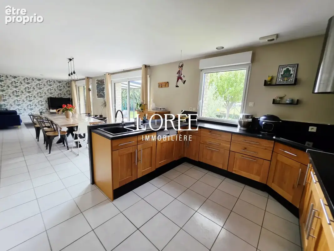 Pavillon individuel en brique - semi plain pied - 140m2 - 4 chambres - jardin  - garage - photo 5