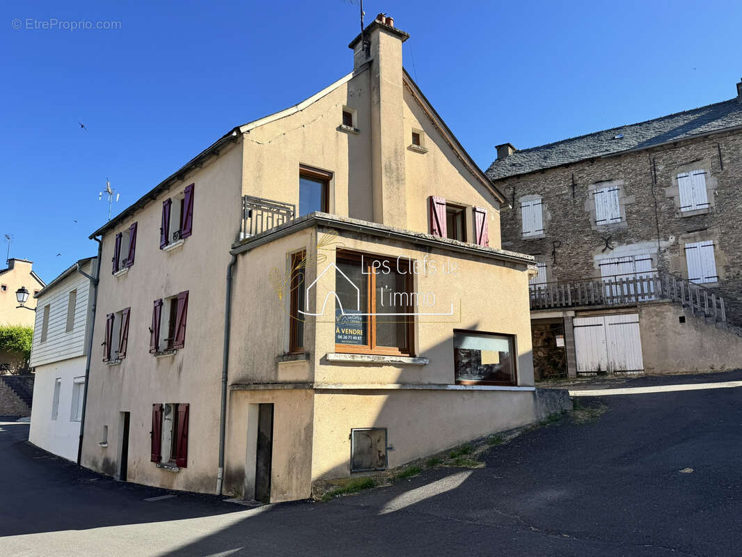 Maison de village avec garage - photo 3