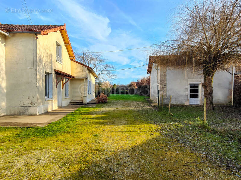 Maison à SAUZE-VAUSSAIS