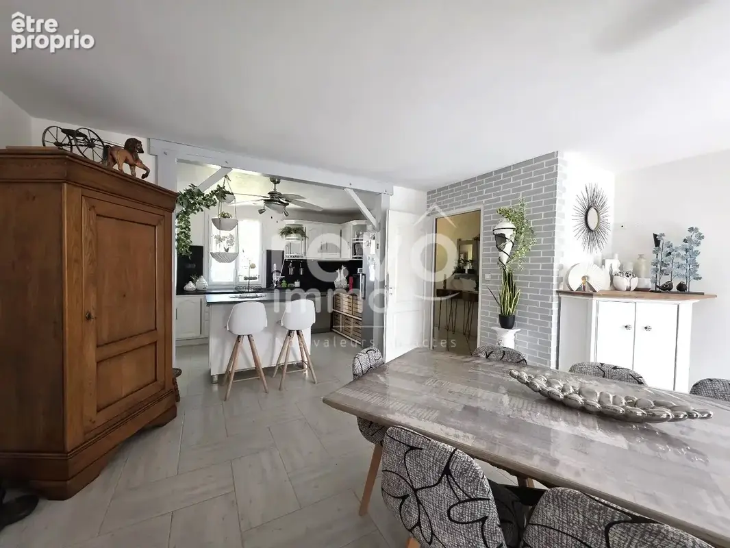 GENESTON 44140  Maison de plain-pied familiale de 176 m² - photo 2